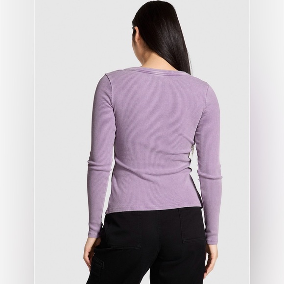 PINK Victoria’s Secret Frozen Plum Ribbed Long Sleeve Top NWT Size Medium - Picture 3 of 4